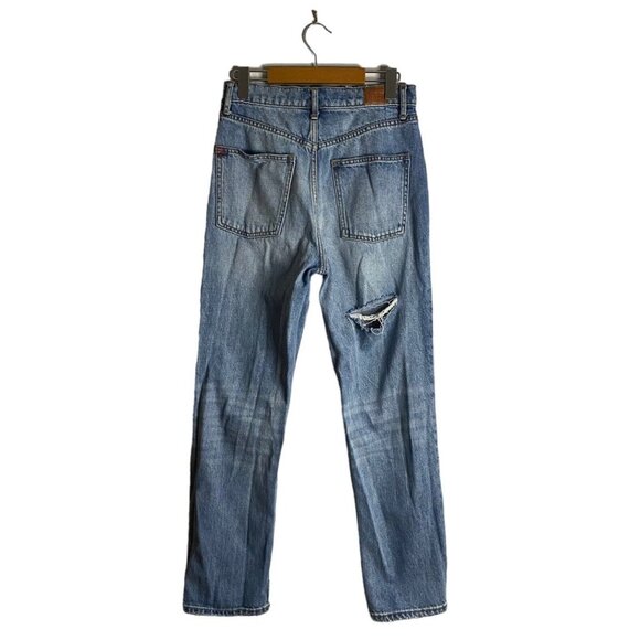 BDG Women's Relaxed Straight Medium Wash Button-Fly Denim Jeans - Picture 5 of 9